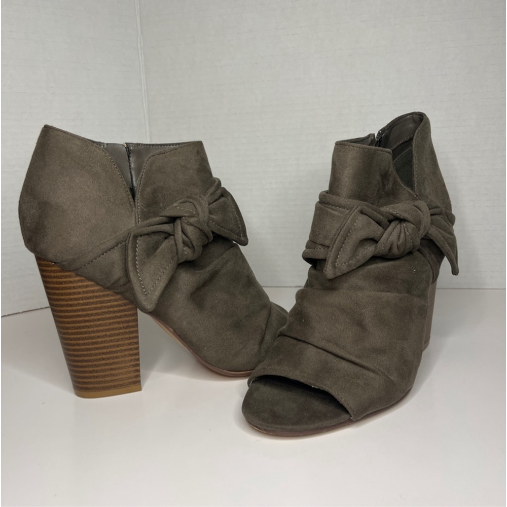 Indigo Women's Tout Suede peep toe Ankle Booties